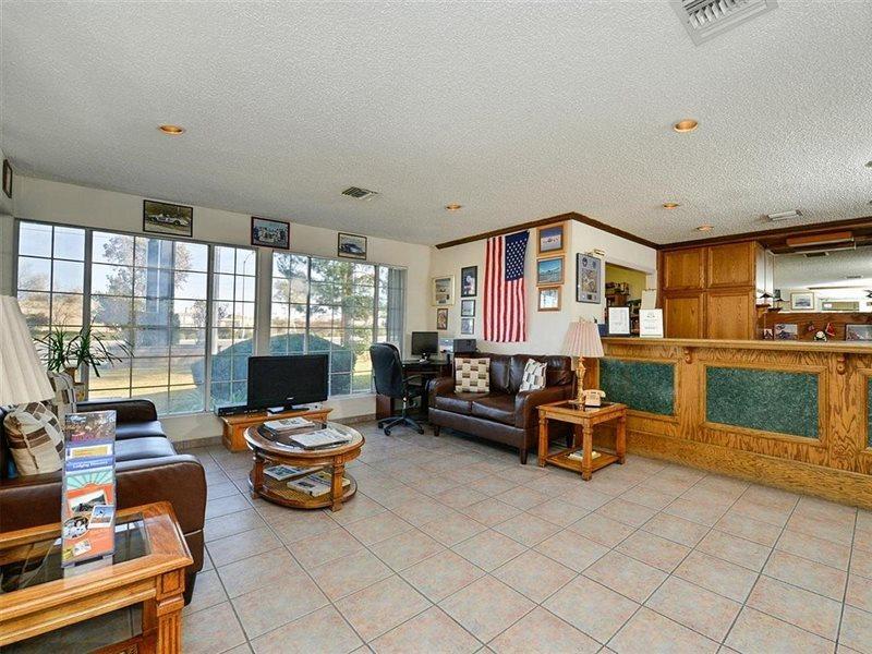 Americas Best Value Inn & Suites - Lancaster Eksteriør billede