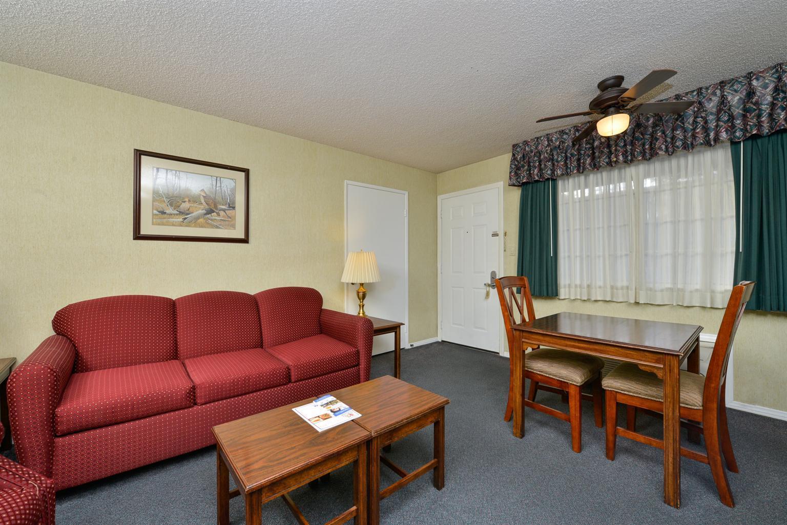 Americas Best Value Inn & Suites - Lancaster Eksteriør billede